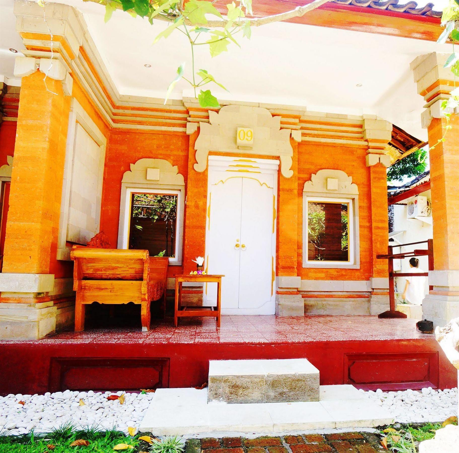 Puri Wisata Balinese Style Hotel Seminyak  Ngoại thất bức ảnh